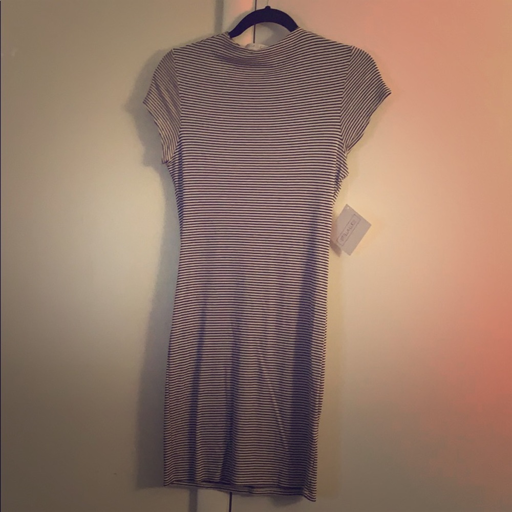 Juniors ribbed short sleeve dress
